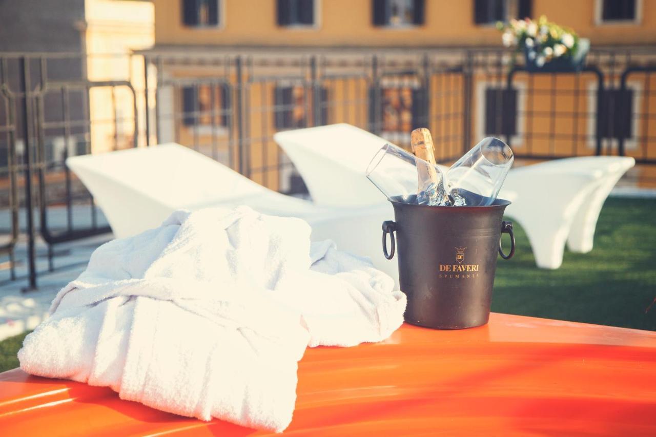 Orange Hotel Roma Esterno foto