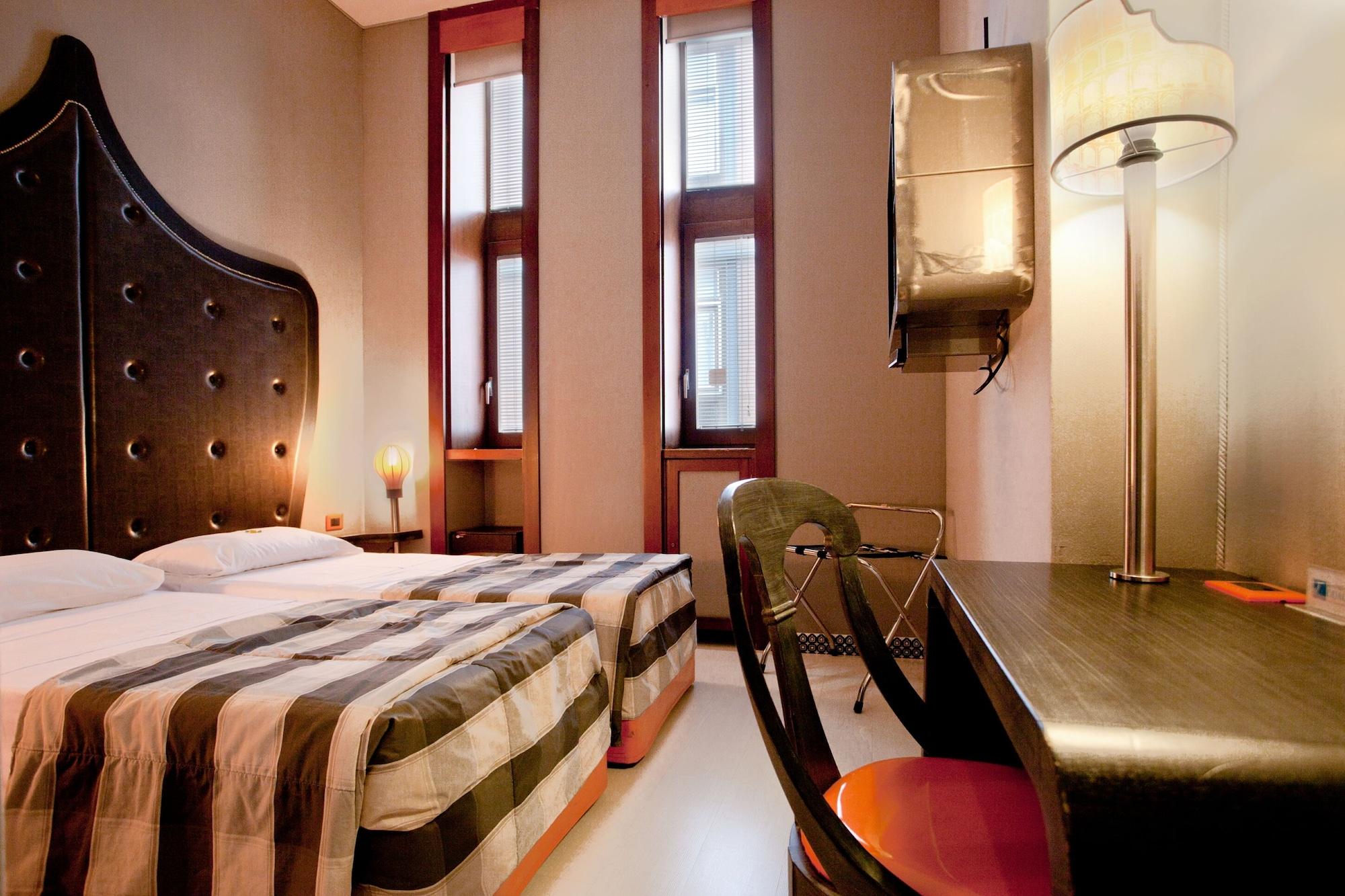 Orange Hotel Roma Esterno foto