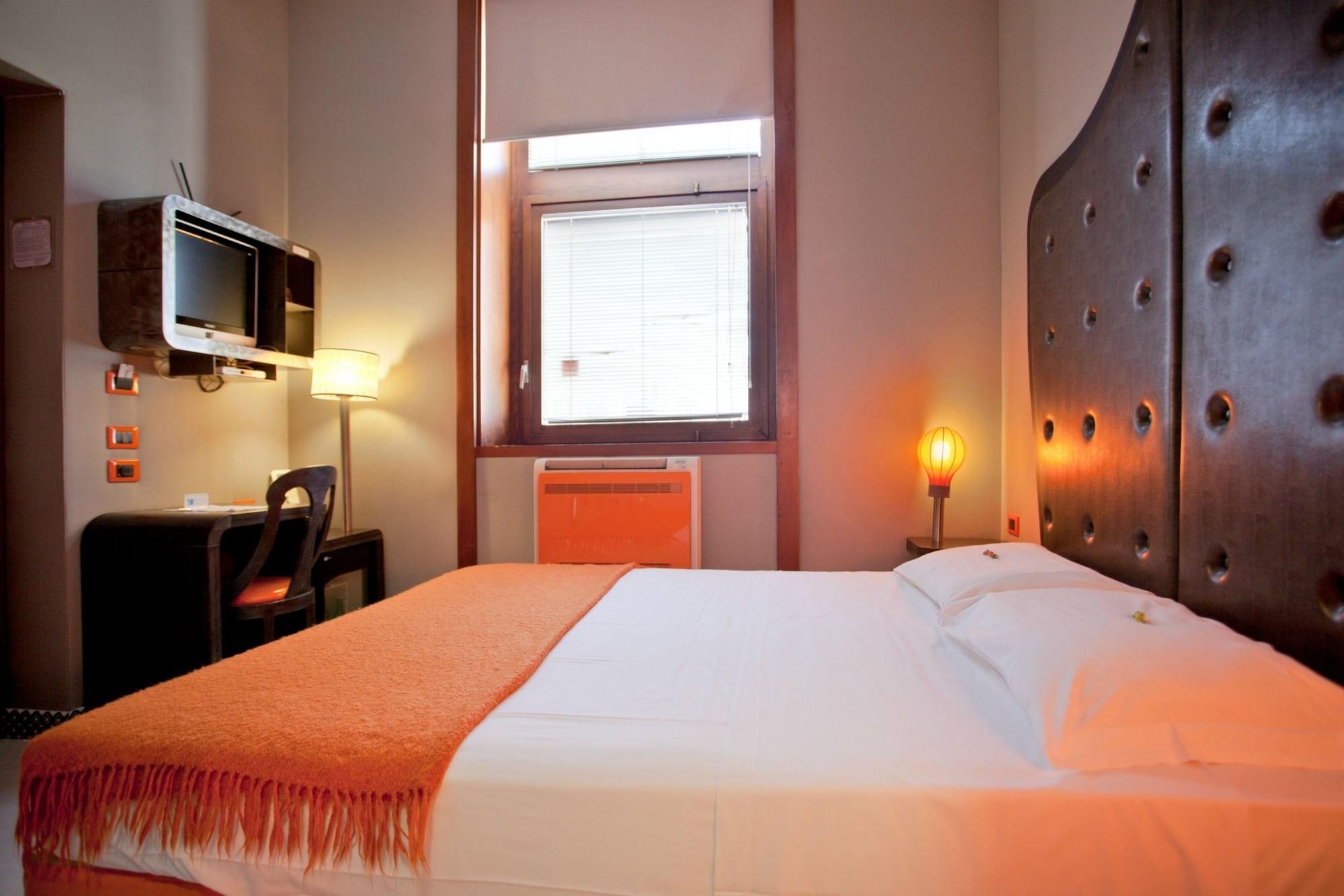Orange Hotel Roma Esterno foto