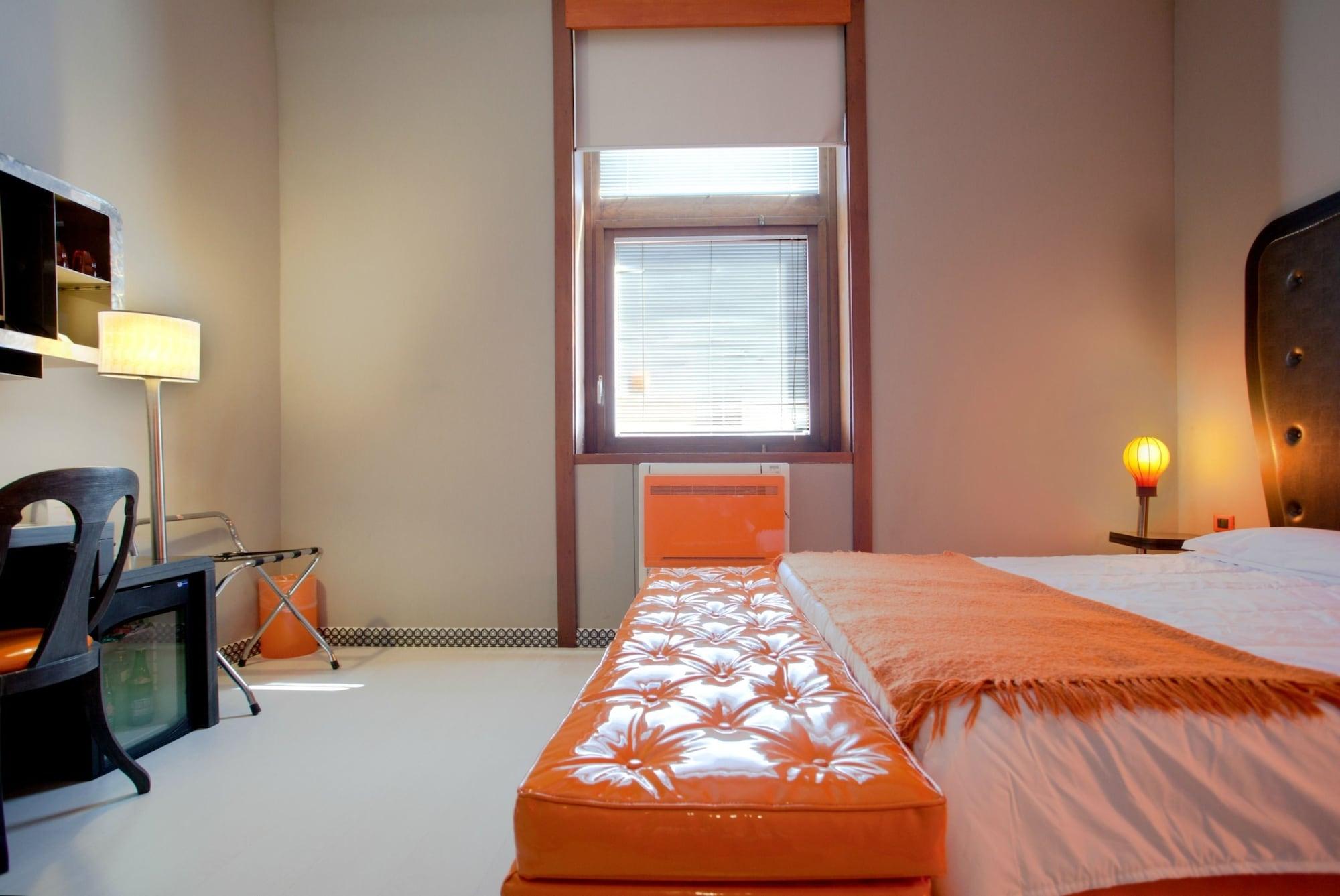 Orange Hotel Roma Esterno foto
