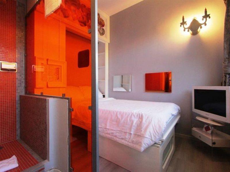 Orange Hotel Roma Esterno foto