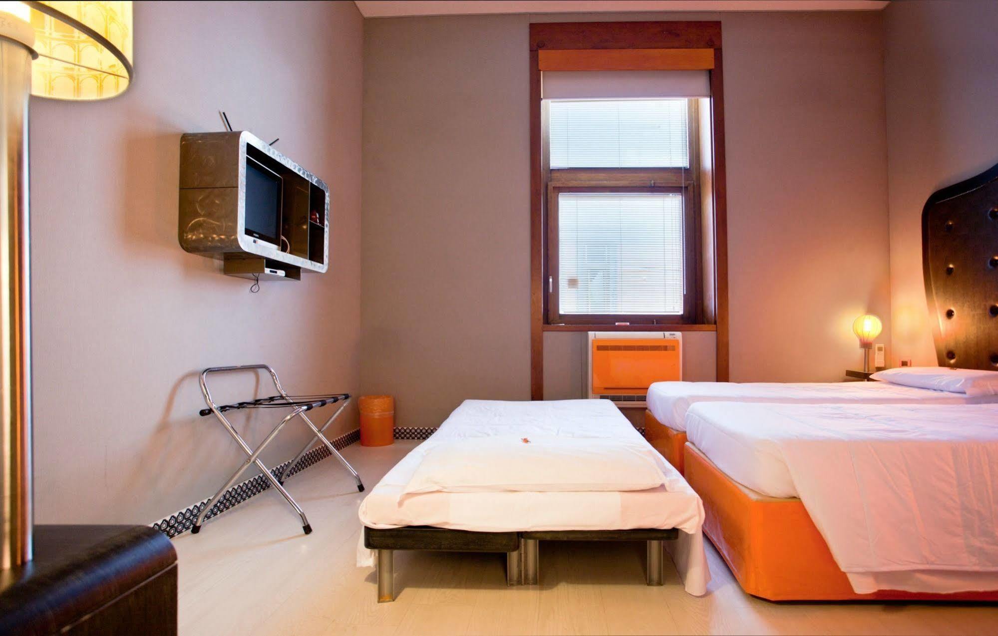 Orange Hotel Roma Esterno foto
